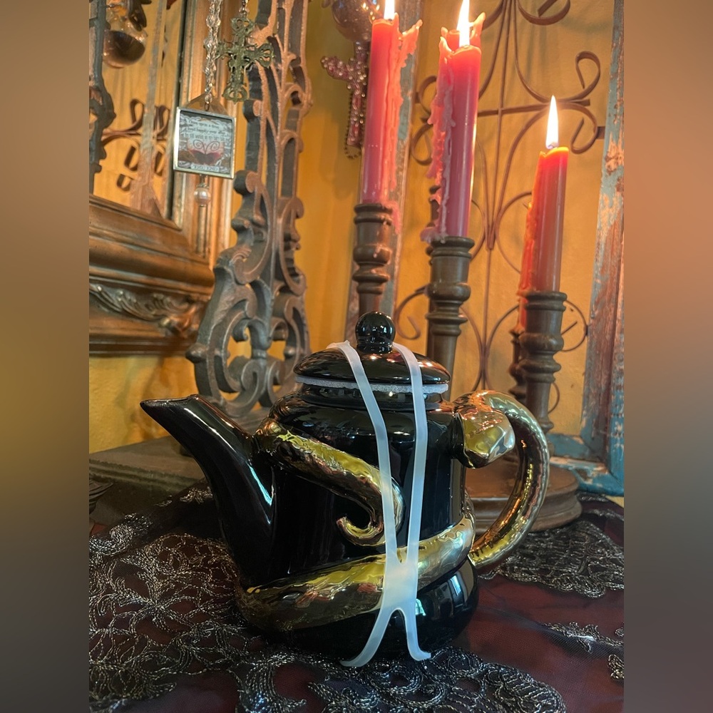 SPOOKY HOLLOW NWOT Halloween Black & Gold Slithering Snake Teapot